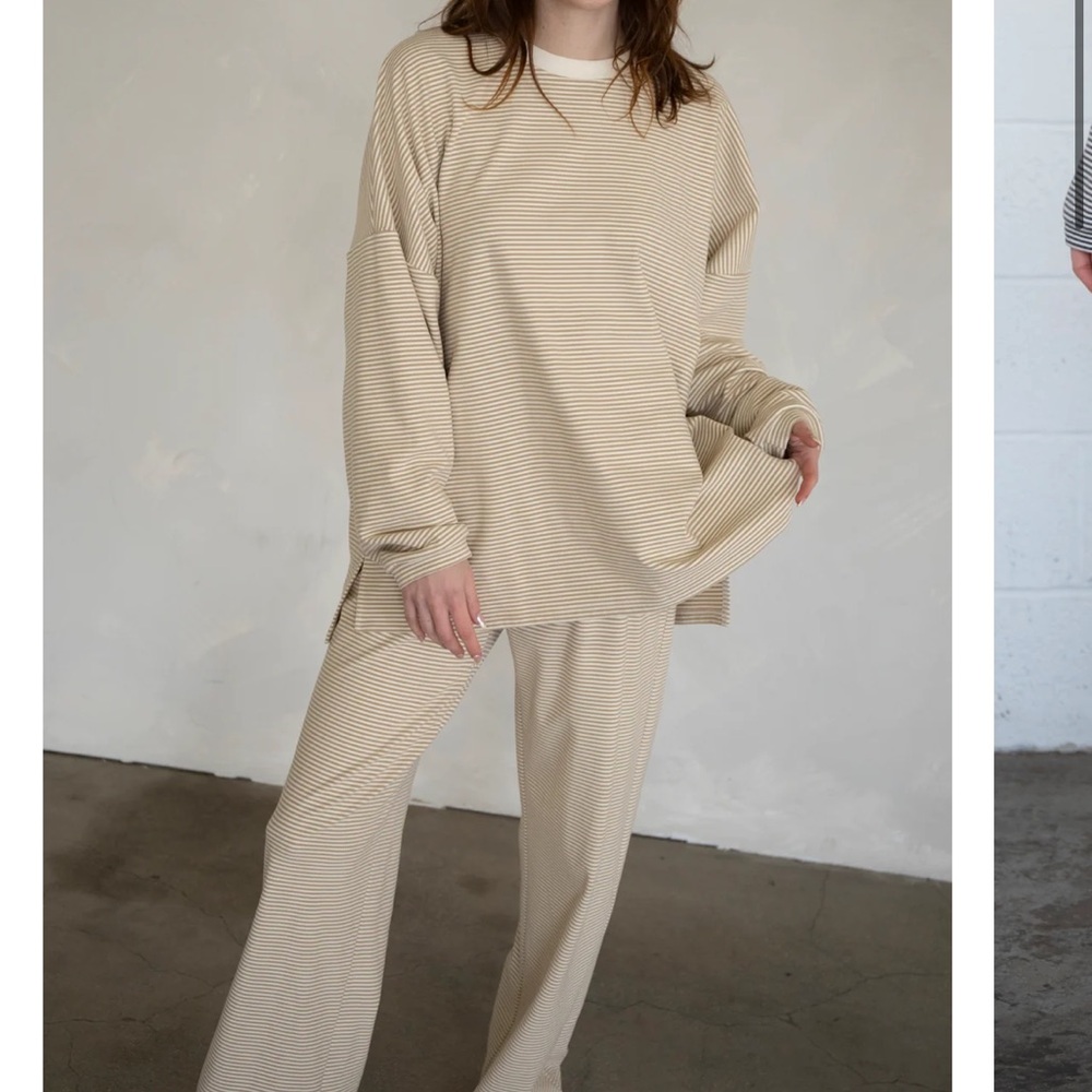 Viral Striped Set - Picture 2 of 5